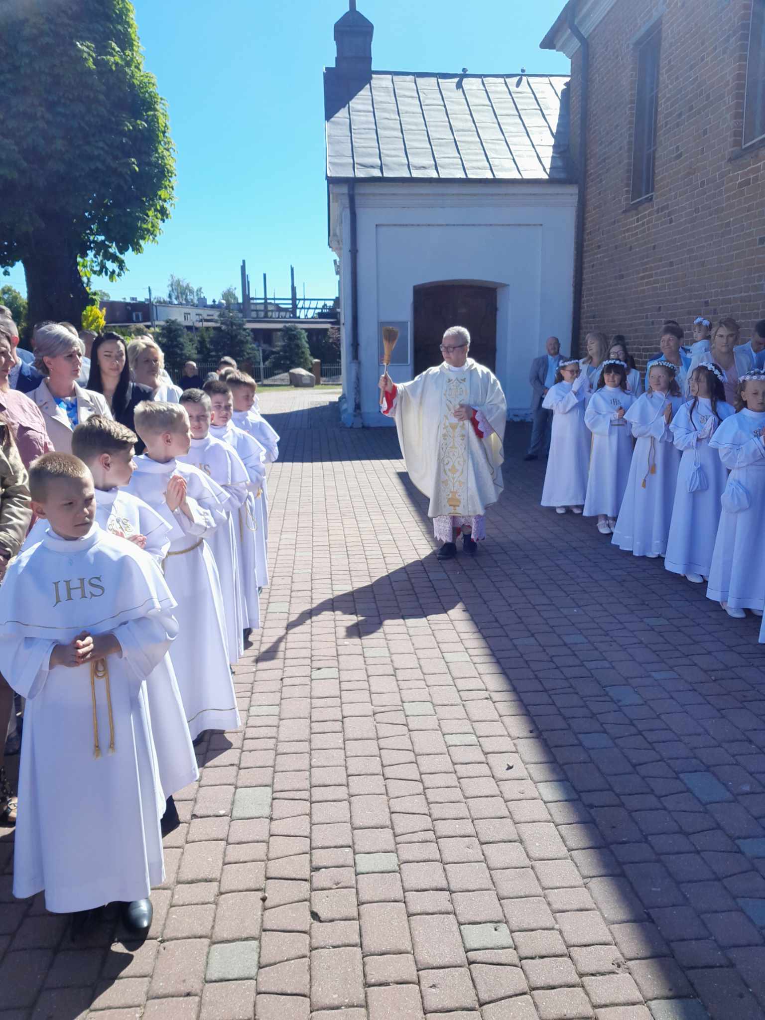 Uroczystość I Komunii Św. III SP Osówka i III SP Steklin